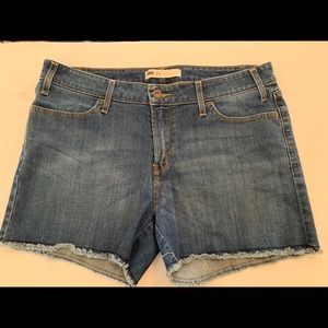 Levi’s cut off denim shorts